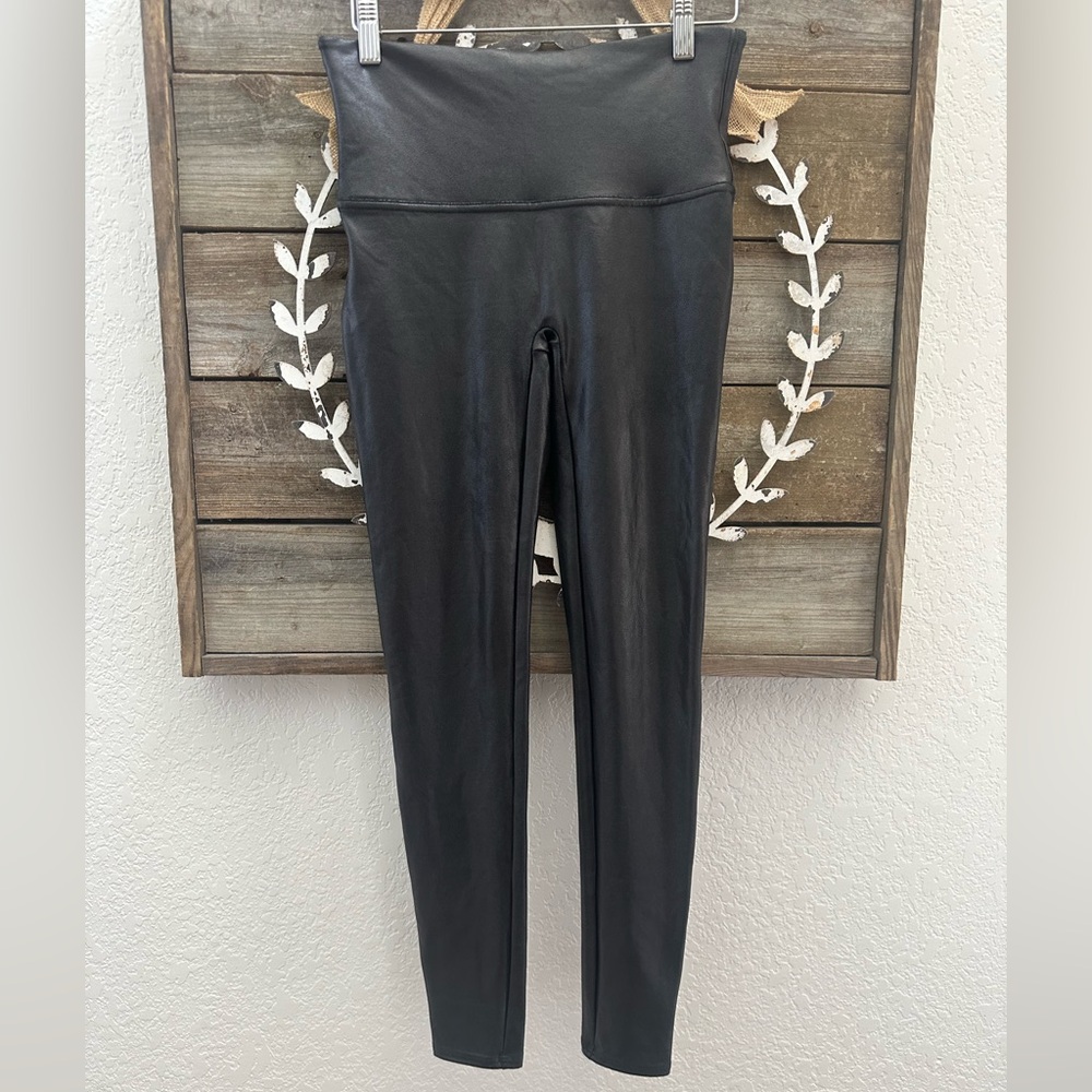 SPANX Black faux leather shiny look sliming Leggings ladies size Large